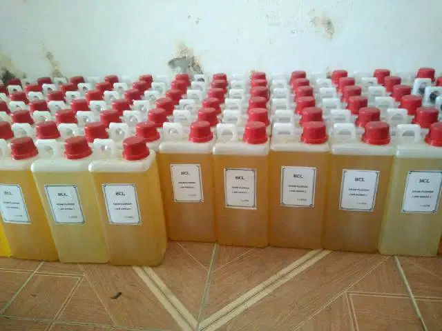 HC l Pembersih Semen dan Kerak 1 liter
