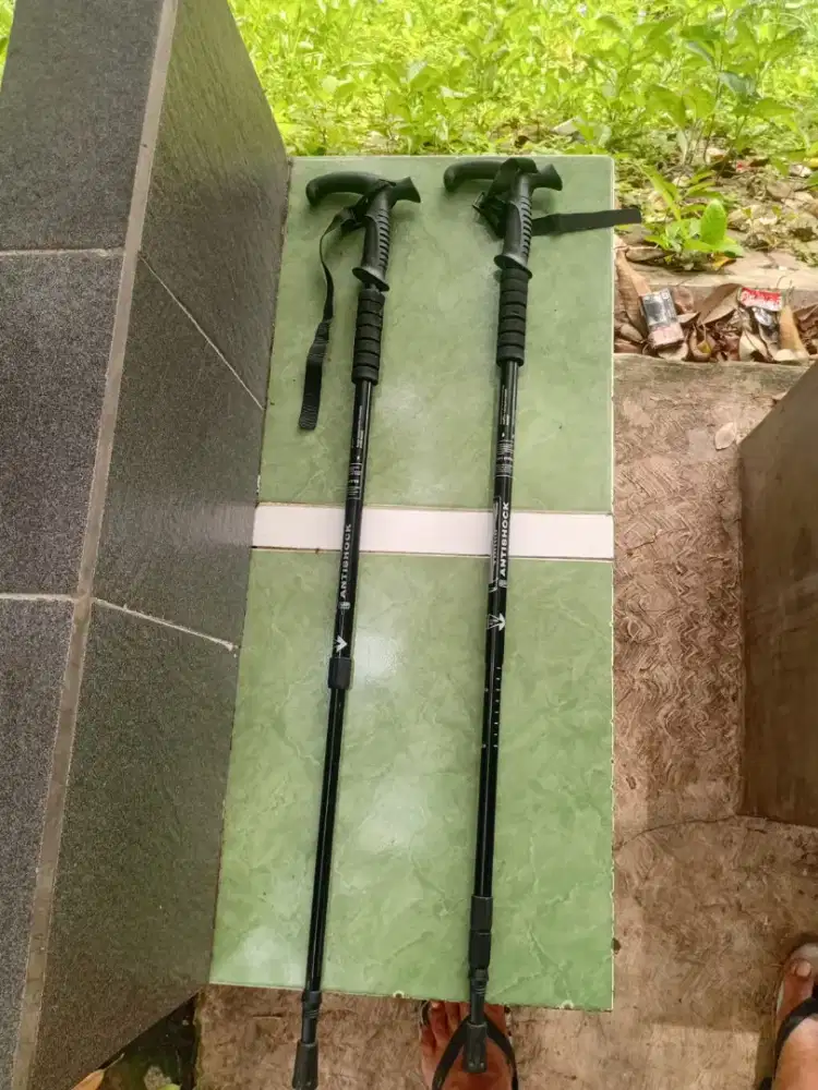 Perlengkapan untuk hiking