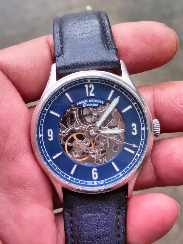 Jam tangan automatis