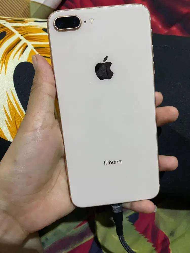 Jual iphone 8+ mulus no minus, like new