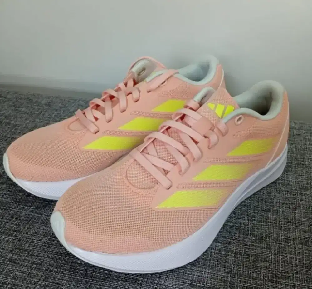 Sepatu Olah raga Wanita