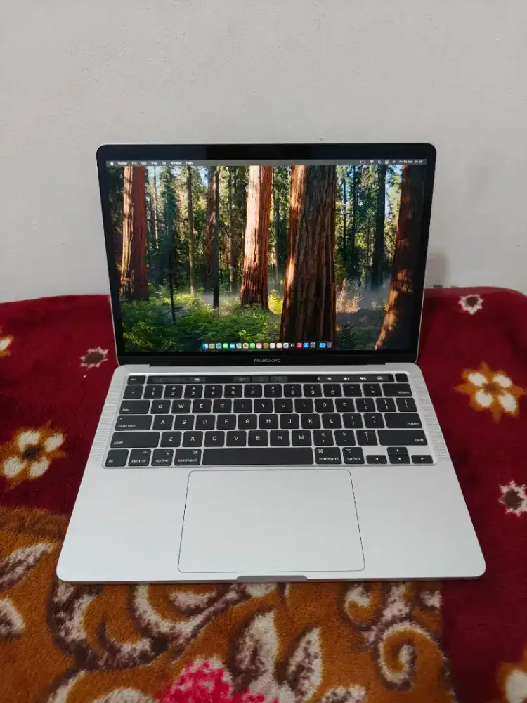 Macbook pro 13 inch 2020 i5 16gb/256gb murah