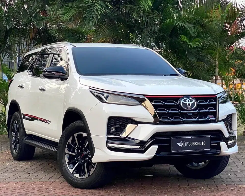 LOW KM TOYOTA FORTUNER 2.4 VRZ TRD 2021
