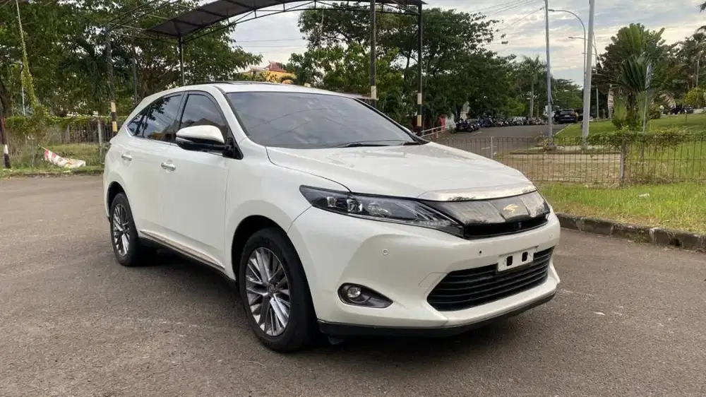 Toyota Harrier 2.0 2015