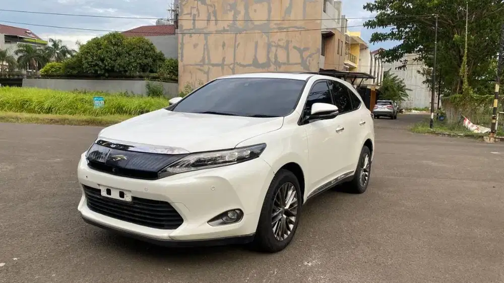 Toyota Harrier 2.0 2015