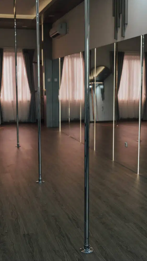 LoKer Office Boy / Office Girl studio olahraga di BSD, Nusa Loka