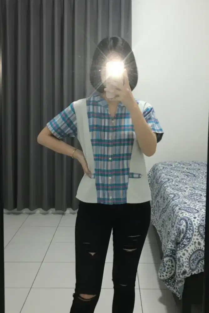 Kemeja Patchwork Kotak Biru – Casual Unik & Stylish