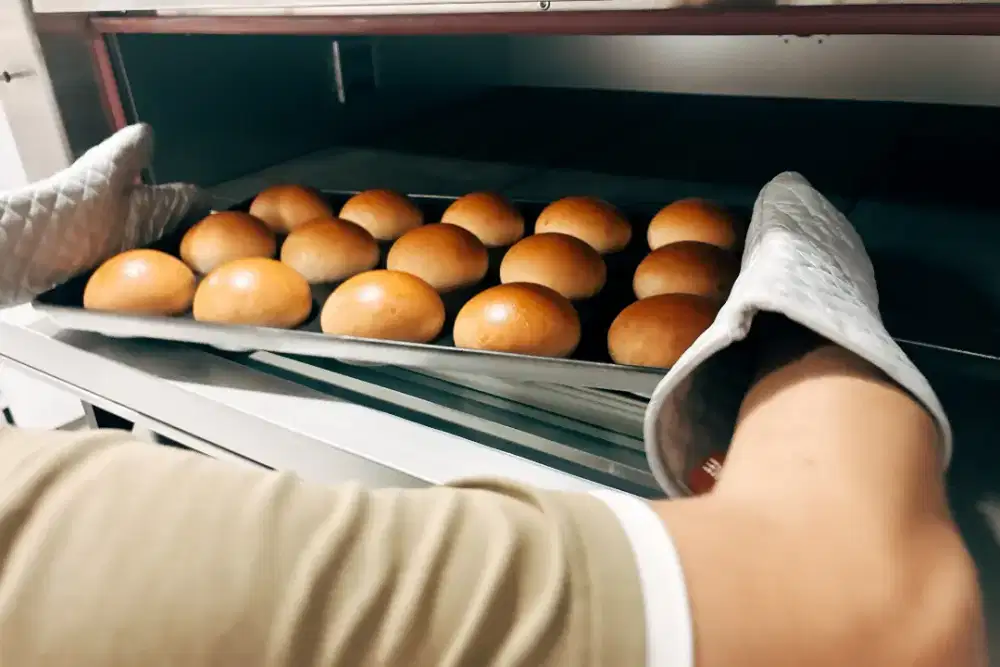 Butuh cepat, posisi bakery untuk membuat roti / pastry