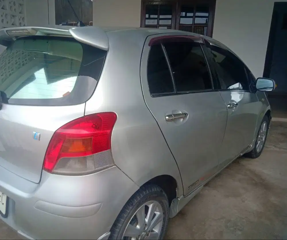 Toyota Yaris 2009 type E Manual