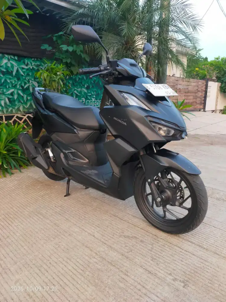 VARIO 160 NEW BLACK MATTE