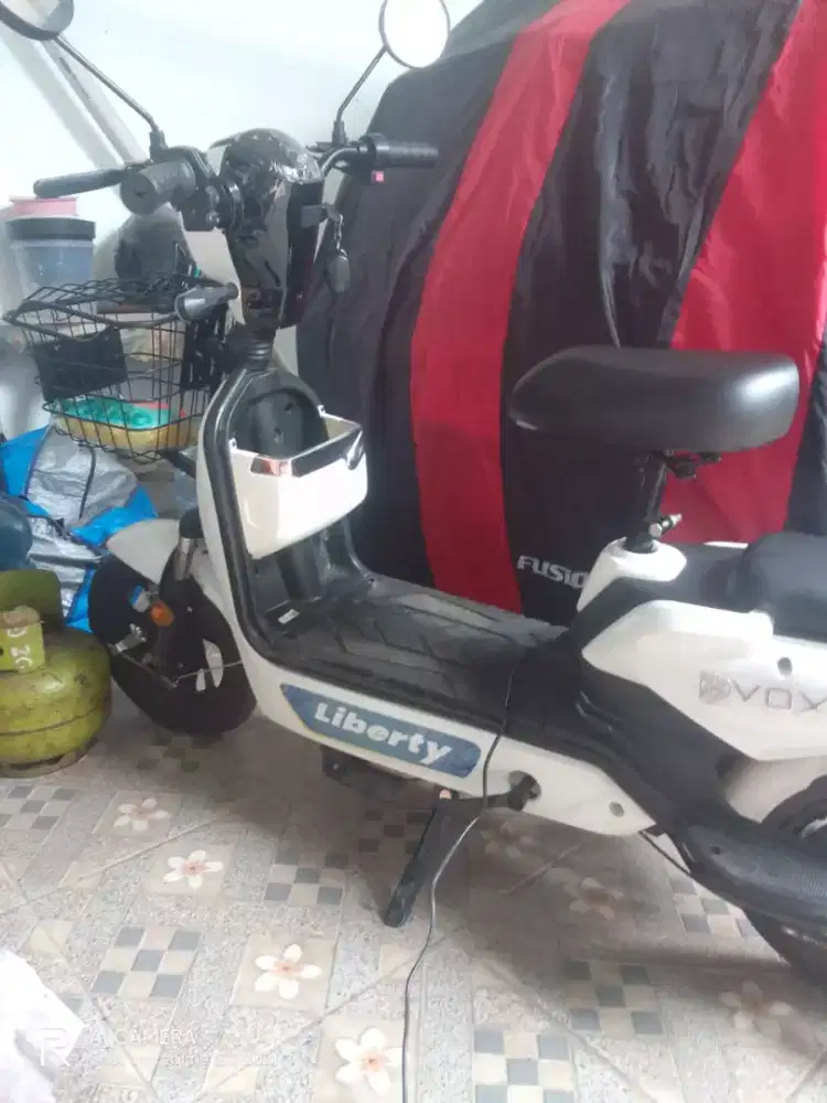 Sepeda Listrik Voxa Liberty putih
