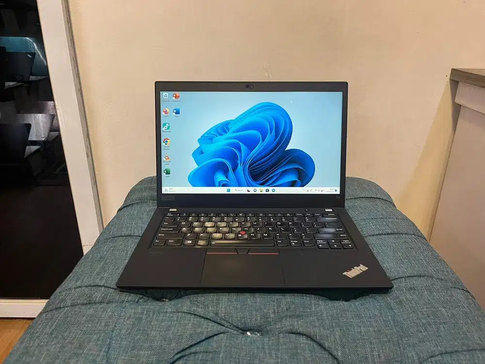 Laptop Lenovo Thinkpad T14 (second). 5 jutaan normal dan bergaransi