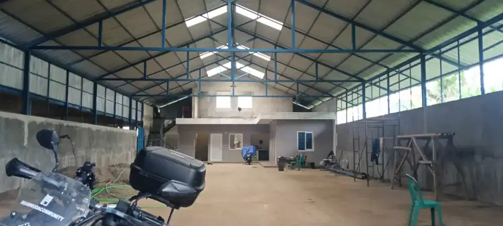 Jual Tanah luas Bonus Gudang dan bekas Kandang Akses mobil