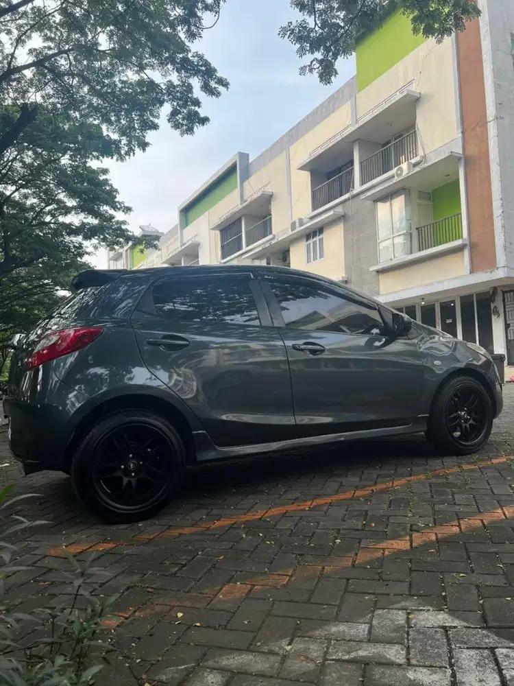 JUAL MAZDA 2 S-AT 2011 | Pemakaian pribadii