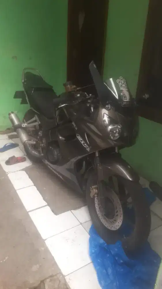 Jual motor CBR150 R thailand tahun 2005