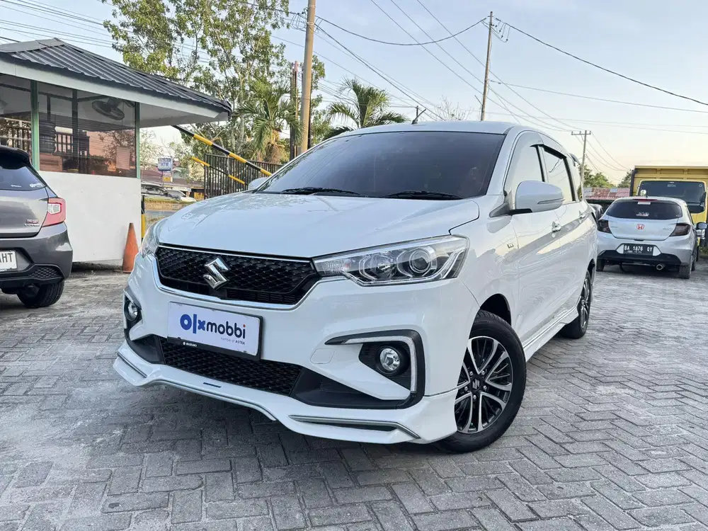Suzuki Ertiga Hybrid HS 1.5 Bensin-AT 2022 Putih