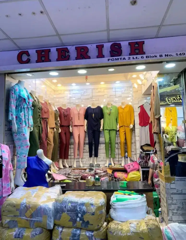 Lowongan kerja wanita jaga busana wanita