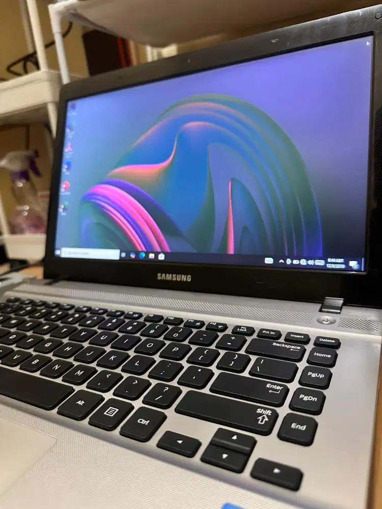 Jual Laptop Samsung 270E