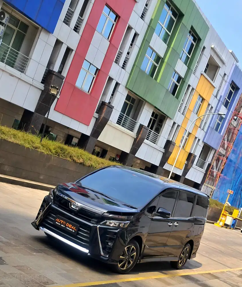 [Bergaransi 1 Thn] Toyota Voxy 2.0 AT 2018 ISTIMEWA