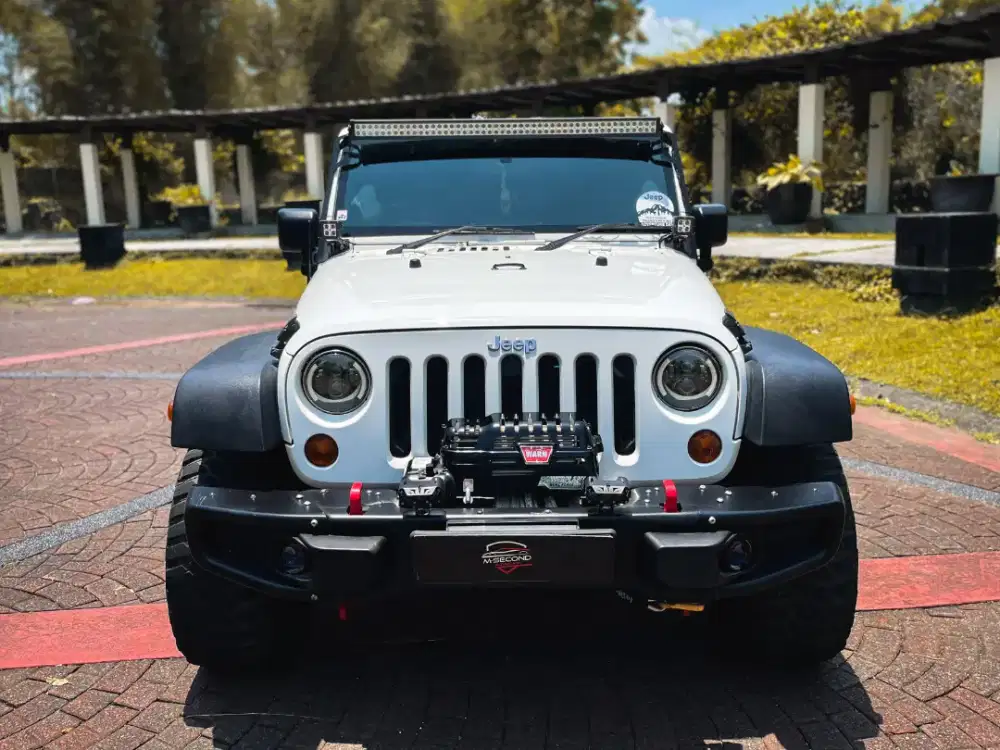 Jeep Wrangler 4x4 3.8 Diesel Matic A/T 2010 Putih KM 60k