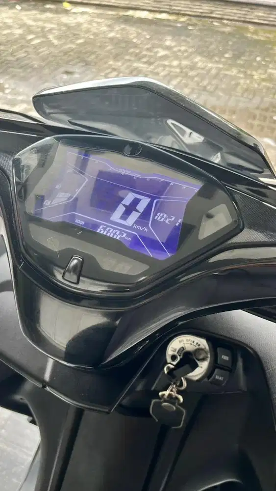 Jual Cepat: Yamaha Aerox 2017 Tangan Pertama, Kilometer rendah...