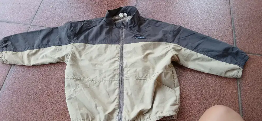 Dijual jaket anak