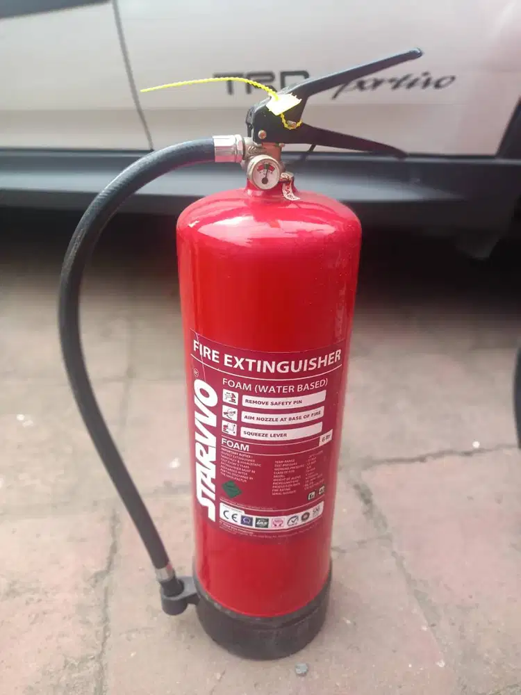 STARVVO APAR FOAM TYPE SV-40F Kapasitas 4 Kg