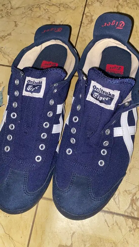 Sepatu onitsuka