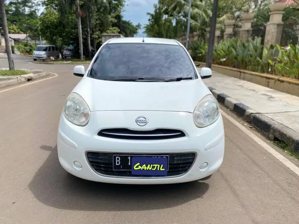 March 1.2 Matic 2013  Putih Terawat Cek Unit Segera