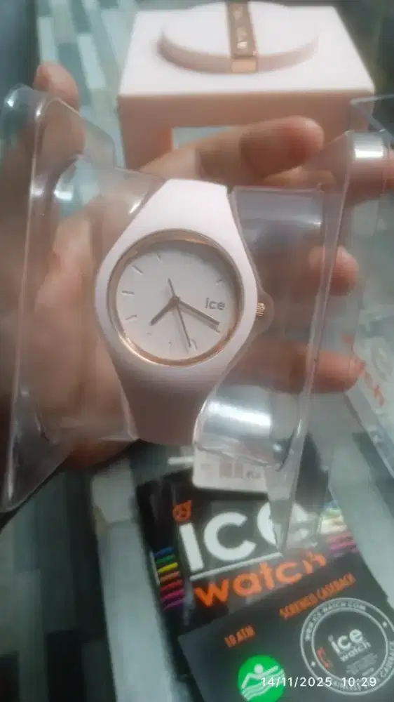 Jam tangan wanita