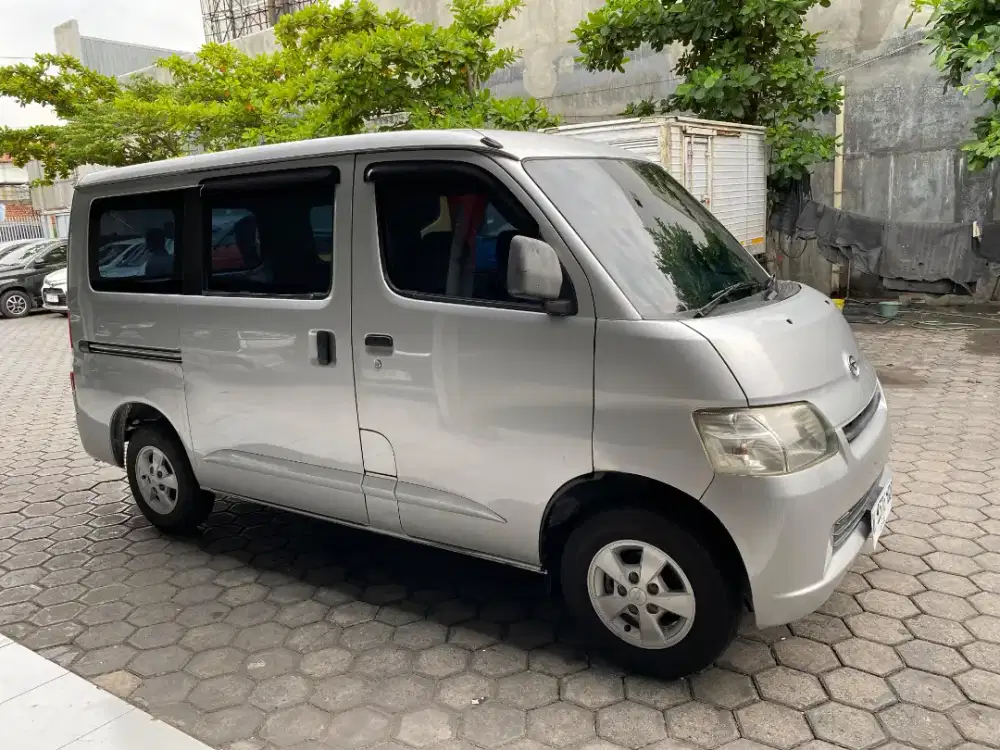 Grandmax minibus 1.3 tahun 2011