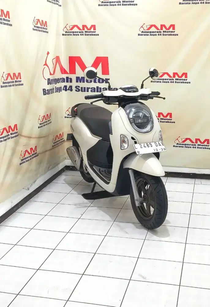 Istimewa Km 5 Ribu Honda New Scoopy prestige tahun 2024 Putih Doff