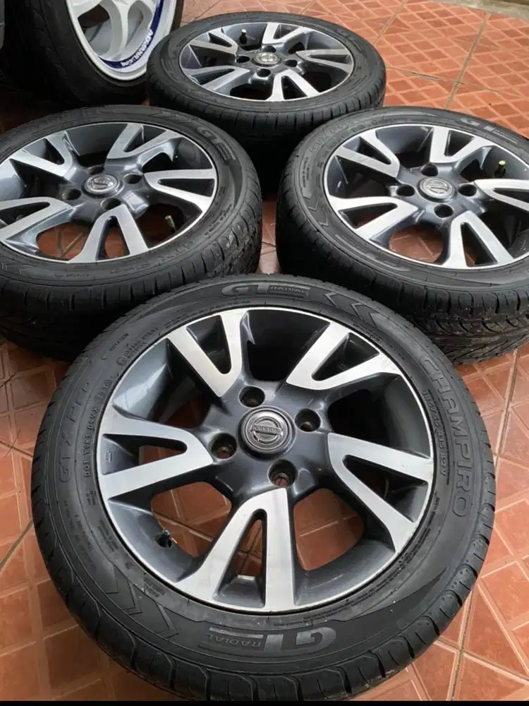 Velg Livina Hws R15 + Ban 90%
