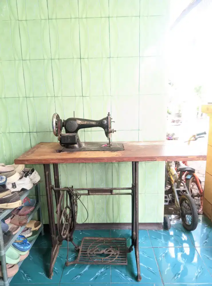 Mesin Jahit Bekas Kondisi Baik Siap Pakai