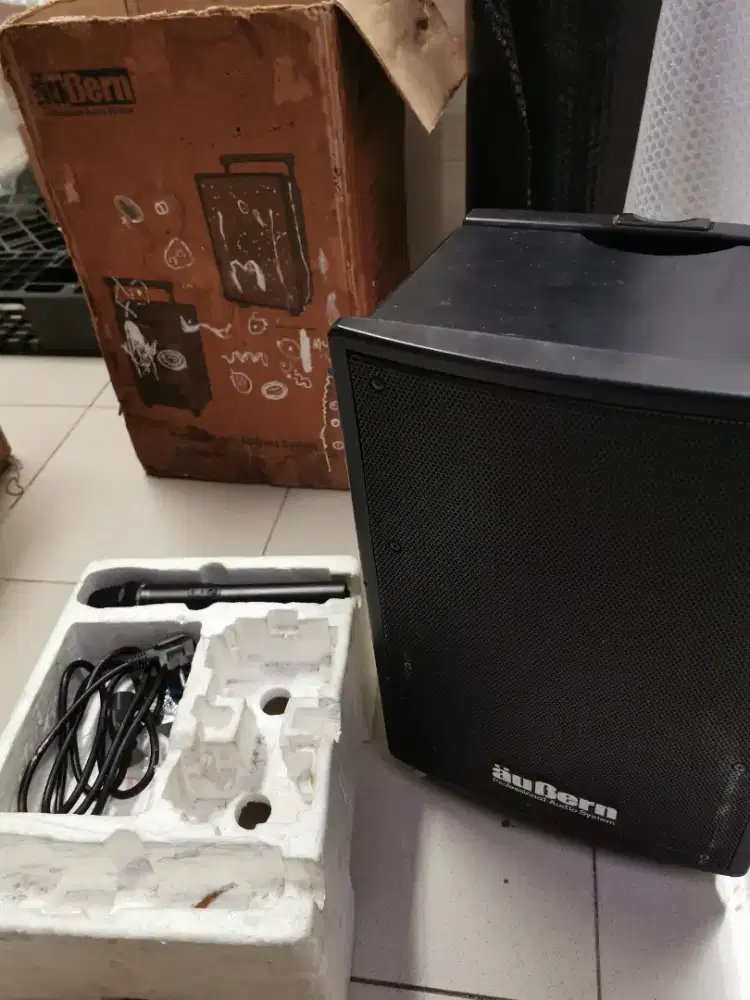 Speaker portable auburn u100 speaker aktif