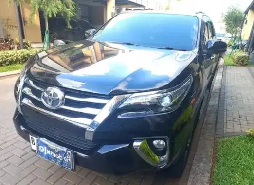DP Rendah  18JT Toyota Fortuner 2.4 G Solar-AT 2019 Hitam