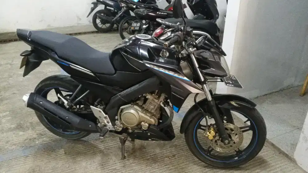 Jual motor Vixion tahun 2015