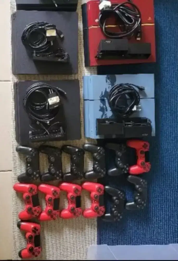 For Sale PS 4 ORIGINAL BUKAN HEN. SISA 3 PCS Bonus CD Game.