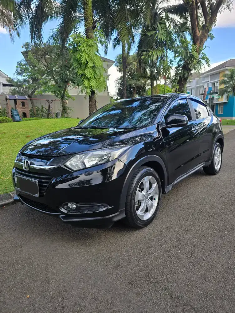 HONDA HRV 1.5 AT MATIC TH 2015 HITAM
