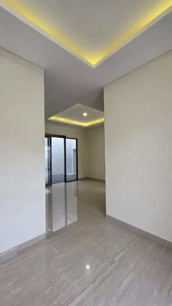 Rumah baru clustwr depan dekat gwalk siap huni facade marmer
