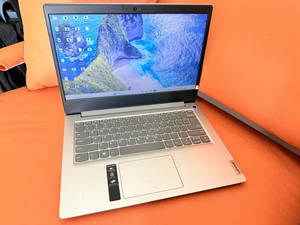 Laptop Desain Lenovo Slim 3 Core i3 gen 10