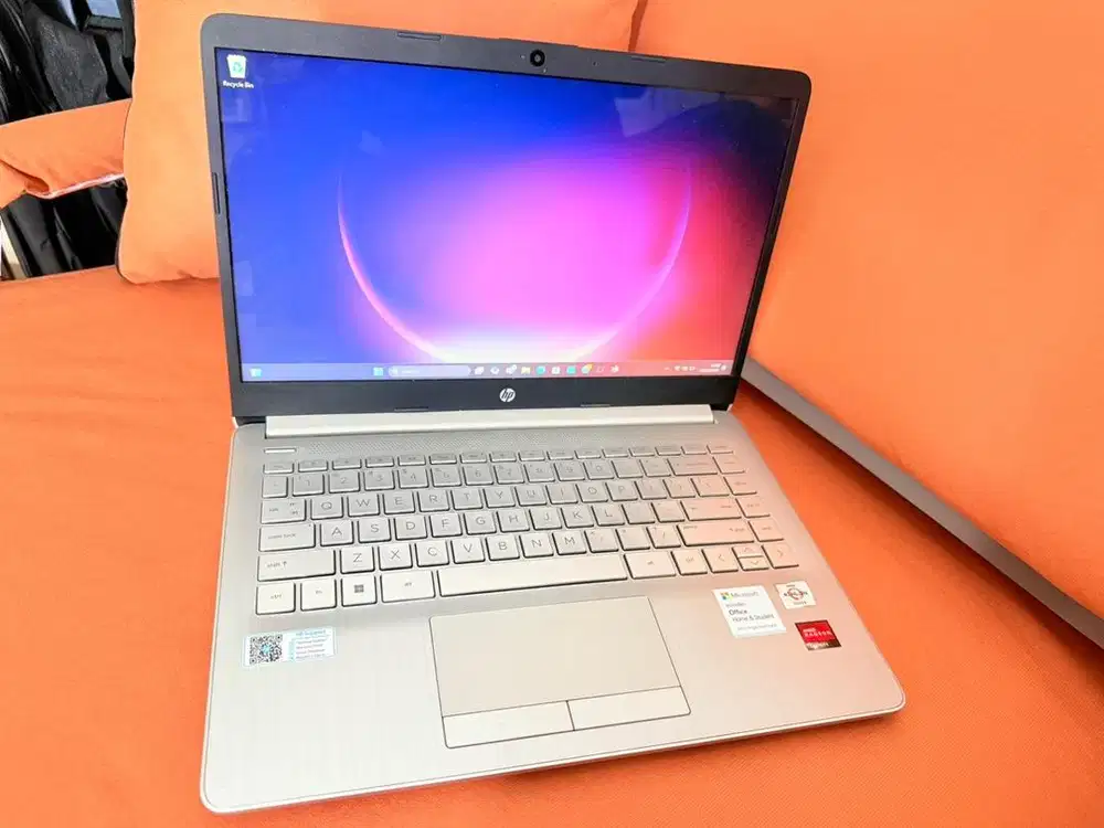 Laptop Desain HP 14s Athlon Silver