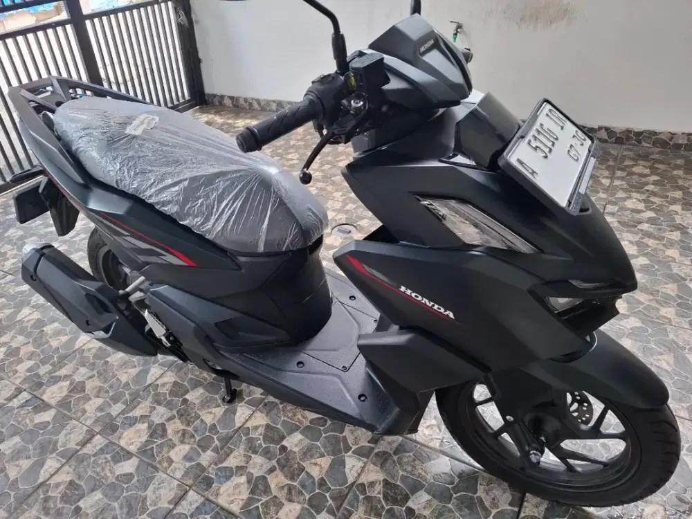Km990 keyless, honda vario 160 CBS iss LED 2025 bln 7 pajak panjang A.