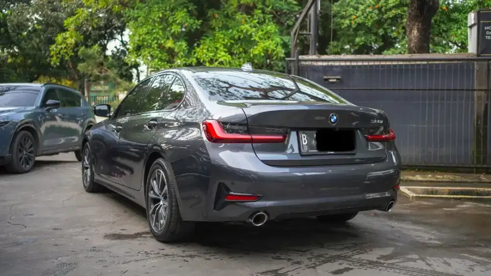 BMW 32OI TAHUN 2021 KONDISI PRIMA