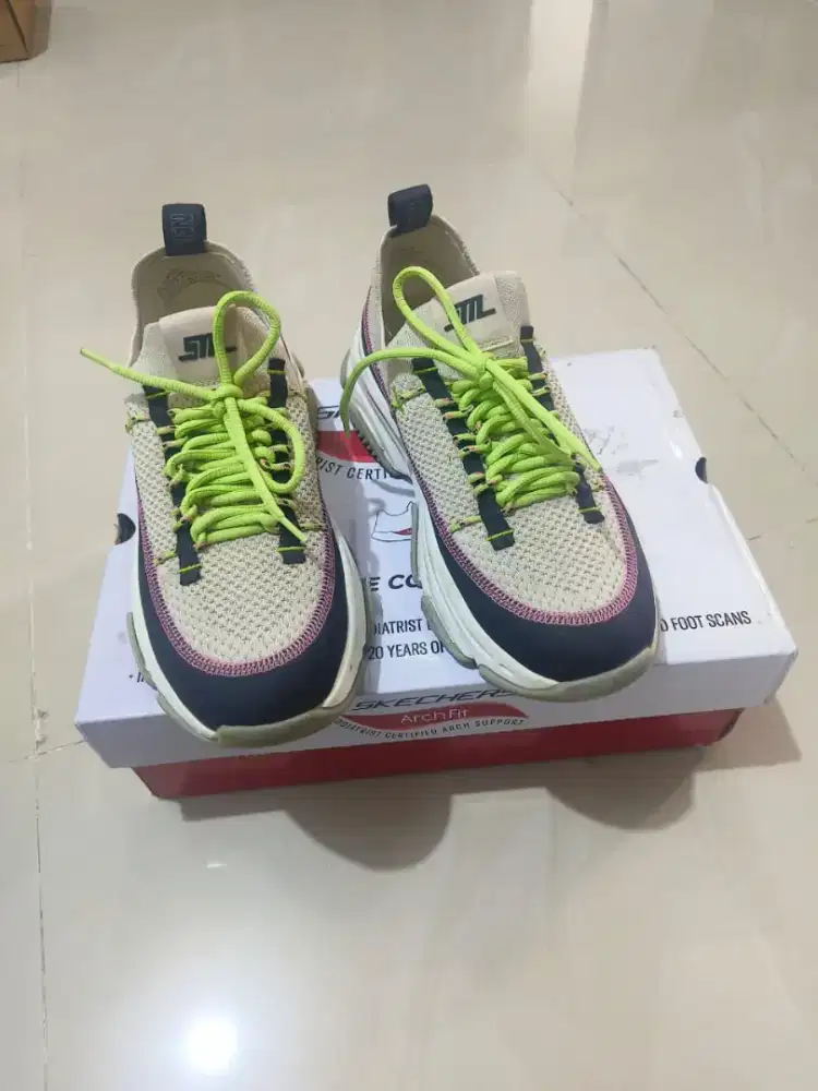 SEPATU SKECHERS  ori