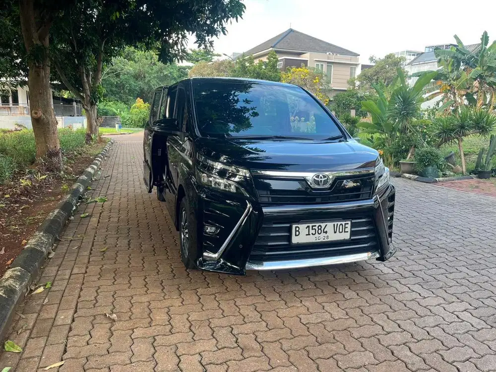 TOYOTA VOXY 2018 MURAH
