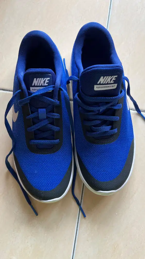 Sepatu Nike Flex Experience RN 7