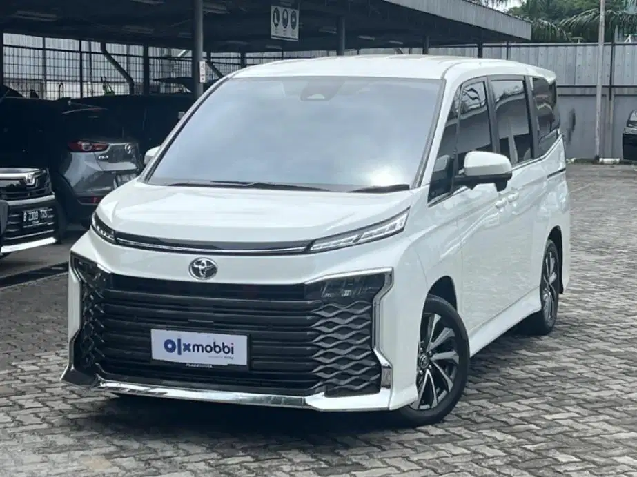 TERMURAH Toyota Voxy 2.0 Bensin-AT 2024 DOV
