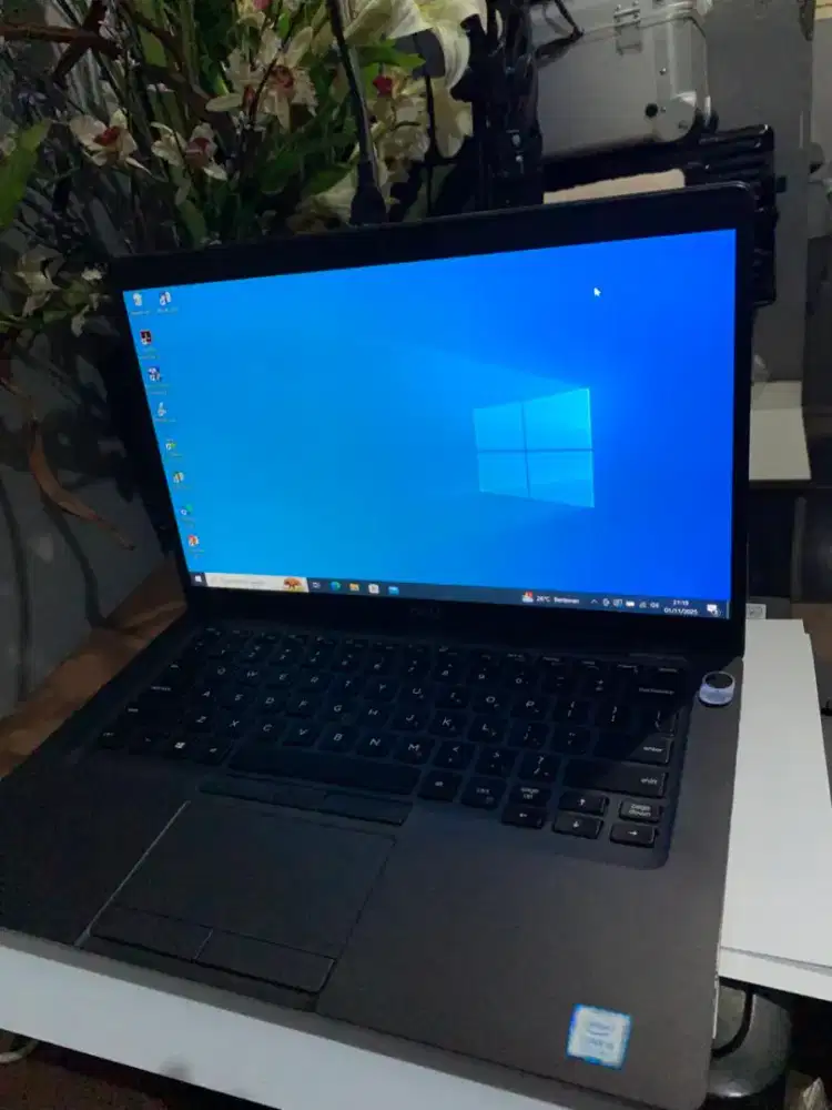 DeLL Latitude like new kondisi mulus