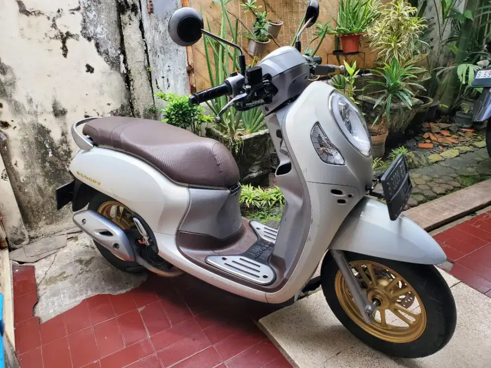 Honda Scoopy Prestige putih 2021 Keyless Full orisinil.